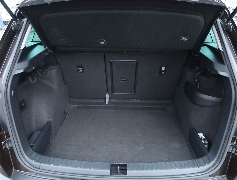 Škoda Karoq (2019) Style 1.6 TDI, Navi, Tempomat - fotka 14 z 22