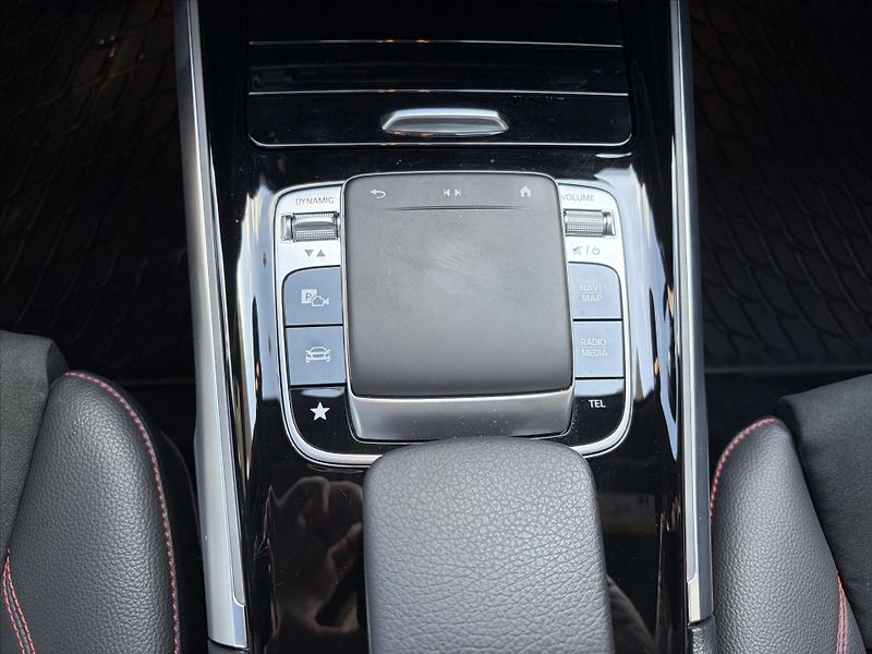 Mercedes-Benz GLB 250 - fotka 18 z 30