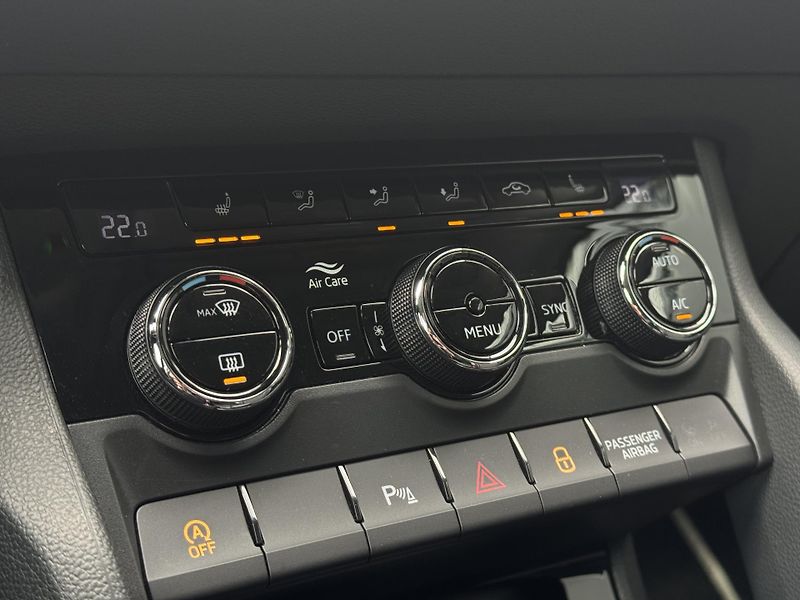 Škoda Karoq (2019) 1.5TSi DSG Style Virtual RZV - fotka 41 z 52