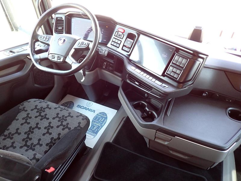 Scania R 460 A4x2EB - fotka 13 z 15