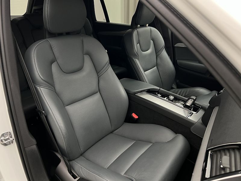 Volvo XC90 B5 AWD MOMENTUM PRO 7 MÍST - fotka 18 z 44