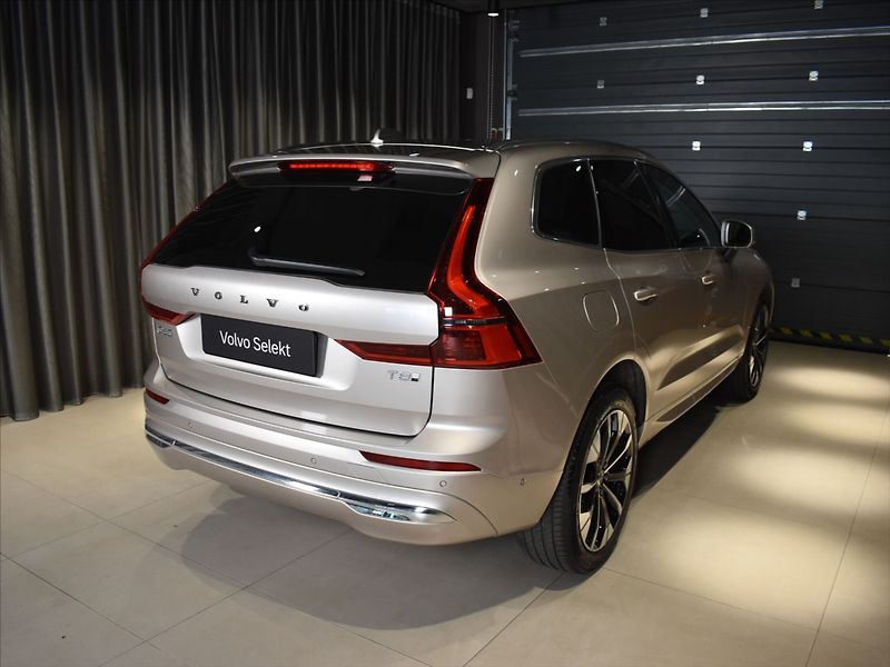 Volvo XC60 2,0 T8 AWD Ultra B&W,tažné - fotka 5 z 29