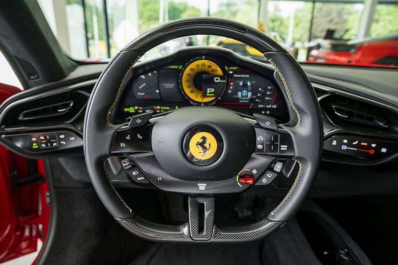 Ferrari 296 GTB Carplay/Lift/Carbon/Racing Sea - fotka 6 z 23