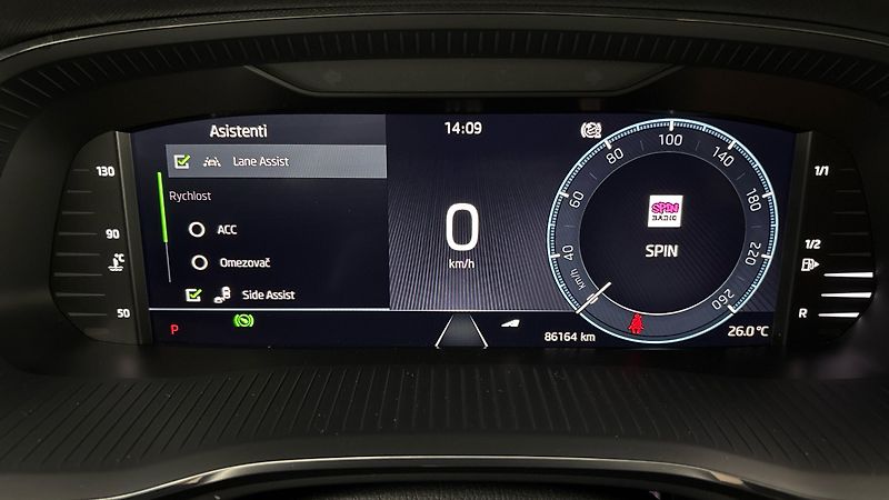 Škoda Octavia 2.0 TDI DSG 4x4 Scout Combi - fotka 10 z 28
