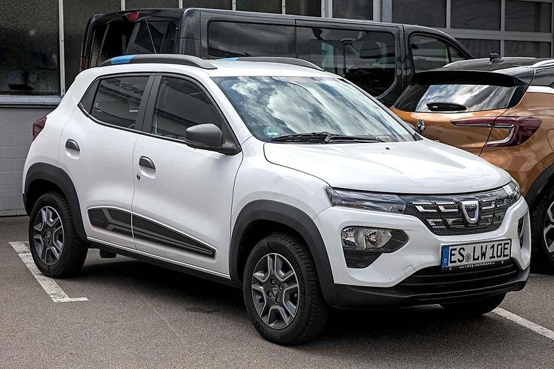 Ženy elektroautům příliš nedůvěřují.
