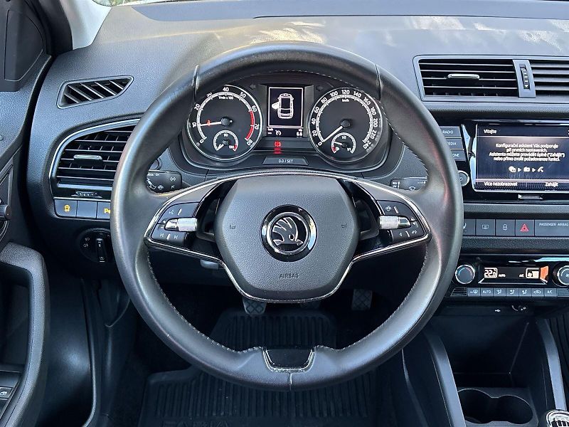 Škoda Fabia (2022) Combi 1.0 TSI Ambition Top - fotka 6 z 31