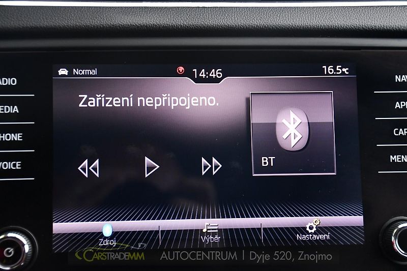 Škoda Octavia 1,6 TDI DSG STYLE & DYNAMIC - fotka 38 z 53