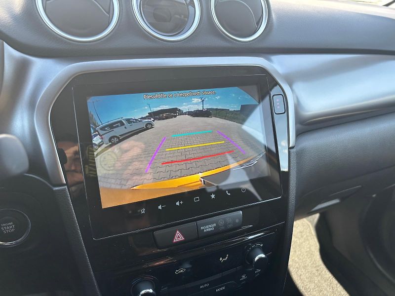 Suzuki Vitara 1,4 BoosterJet Premium - fotka 18 z 25