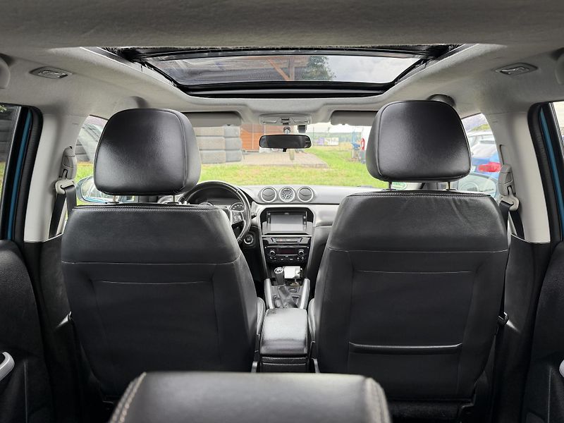 Suzuki Vitara 1.6 16V 4x4 UZÁVĚRKA LIMITED - fotka 11 z 26