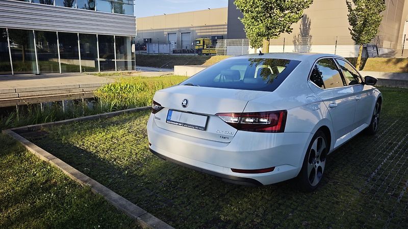 Škoda Superb (2016) L&K 4x4 Reálná plná výbava, ČR - fotka 3 z 17