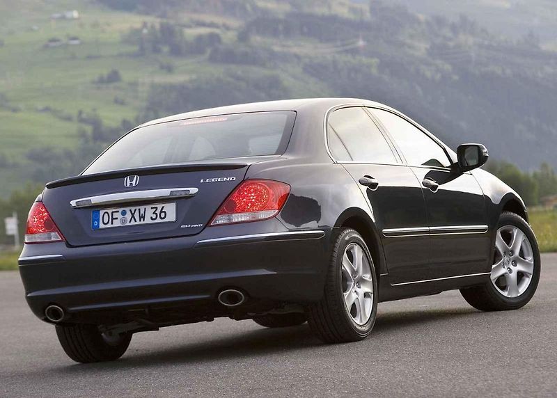 Honda Legend se dnes v bazarech prodává jen po kusech. Stačí na ni ale 200 tisíc korun.