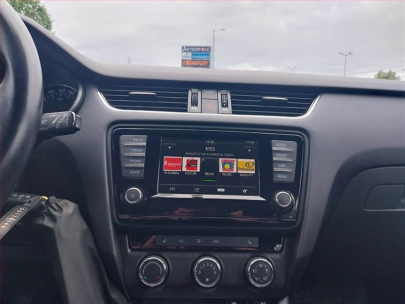 Škoda Octavia (2016) Ambition 1.6 TDI, Tempomat - fotka 12 z 12