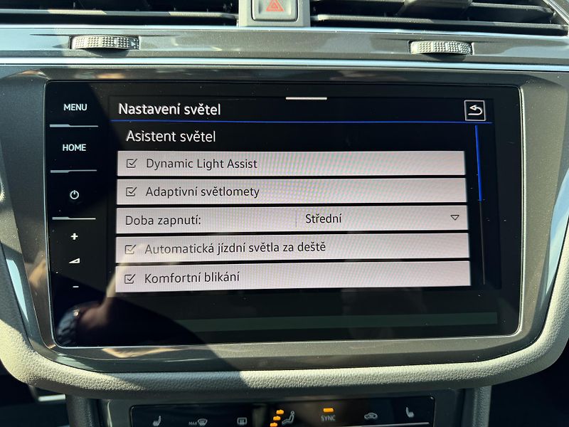 Volkswagen Tiguan R-Line 2,0 TSi/180kW 4x4 DSG - fotka 34 z 114