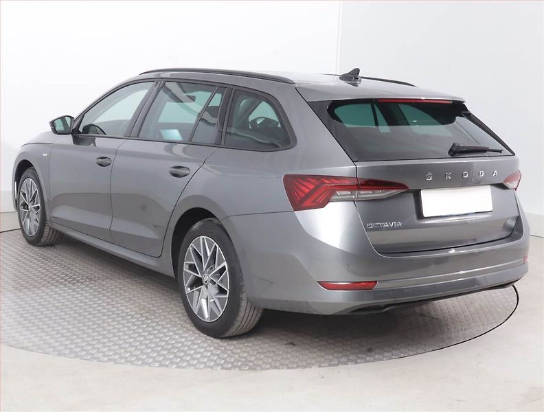 Škoda Octavia (2023) Ambition 2.0 TDI, Automat - fotka 4 z 16