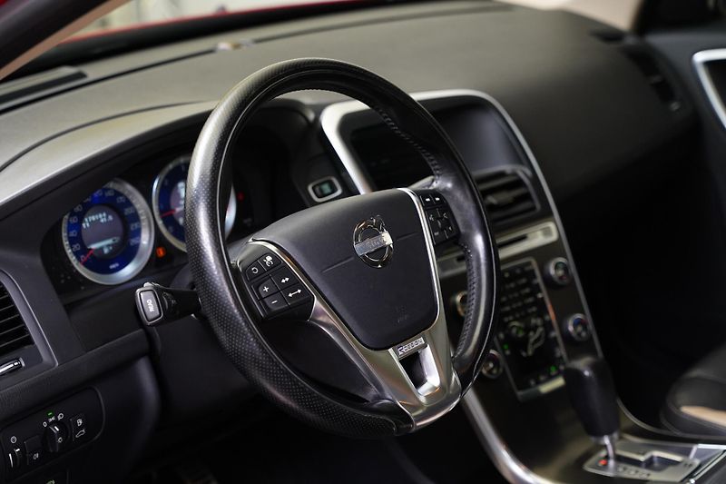 Volvo XC60 - fotka 14 z 26