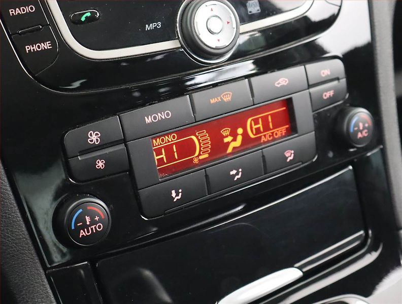 Ford S-MAX (2012) 2.0 TDCi, Serv.kniha, Xenony - fotka 17 z 18