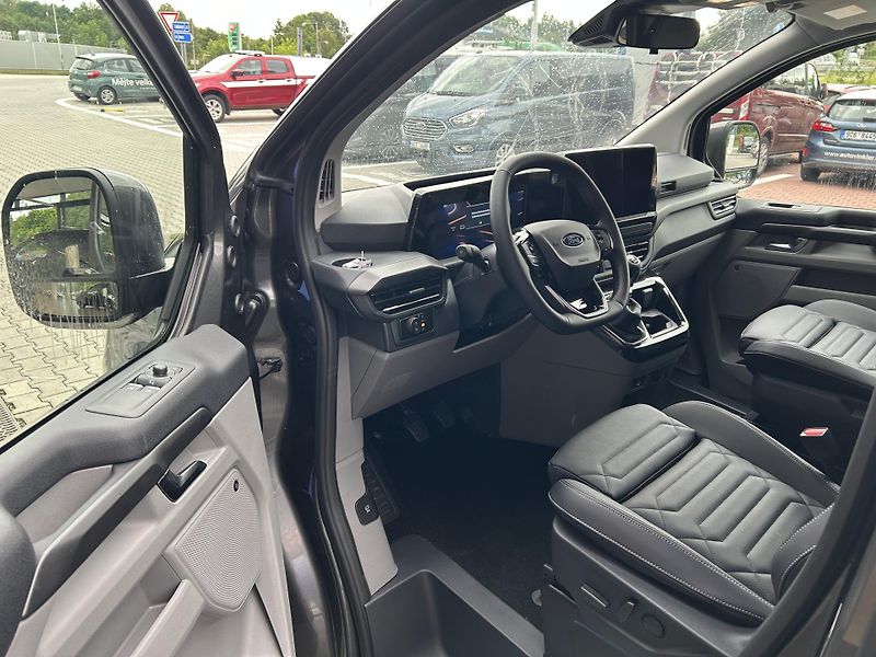 Ford Tourneo Custom Titanium L2 2.0 EcoBlue 110 kW - fotka 15 z 36