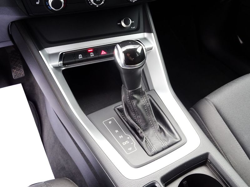 Audi Q3 35TDI A/T Virtual Navi Tažné - fotka 11 z 30