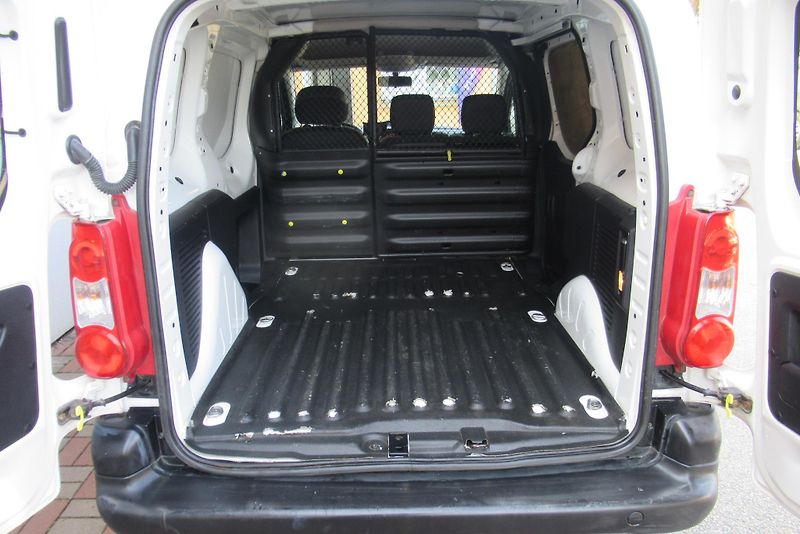 Citroën Berlingo 1.6 HDi  KLIMA  - fotka 19 z 25