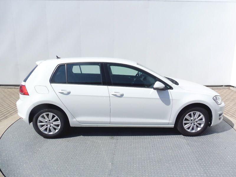 Volkswagen Golf (2017) Trendline 1,2 TSI 63kW - fotka 21 z 21