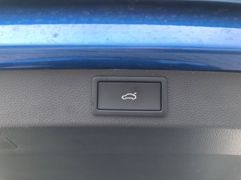 Škoda Karoq (2024) SEL TOP TS 110/1.5 M6F - fotka 12 z 28