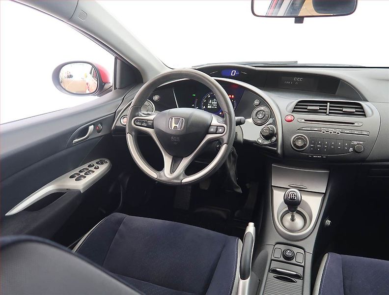 Honda Civic (2006) 1.4 i-DSI, po STK, dobrý stav - fotka 7 z 20