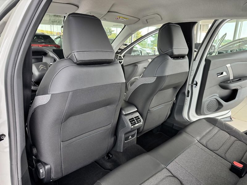 Citroën C4 1,2PT 130*AT8*Full LED*Kamera - fotka 17 z 36