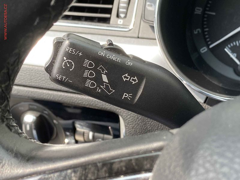 Škoda Superb (2014) 2.0 TDi, ČR, Ambition, bixen - fotka 15 z 20