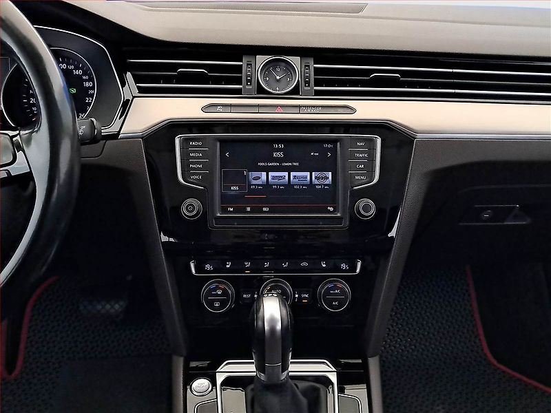 Volkswagen Passat (2015) Highline 2.0 TDI, Automat - fotka 12 z 20