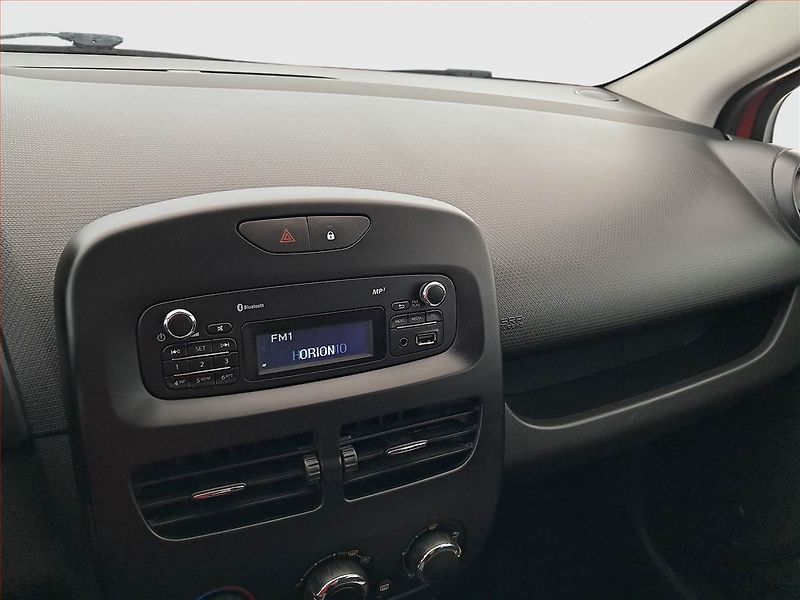 Renault Clio (2012) 1.2 16V, nová STK, pěkný stav - fotka 12 z 18