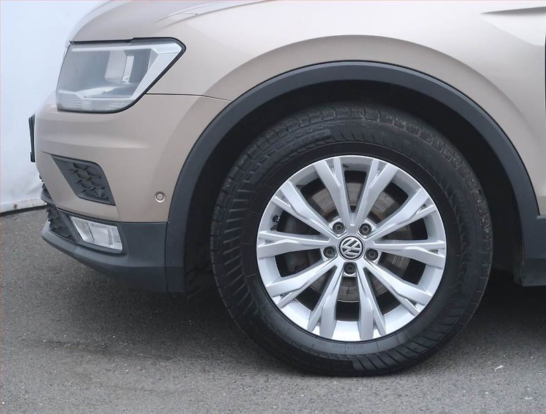 Volkswagen Tiguan (2016) Comfortline 2.0 TDI, Automat - fotka 15 z 21