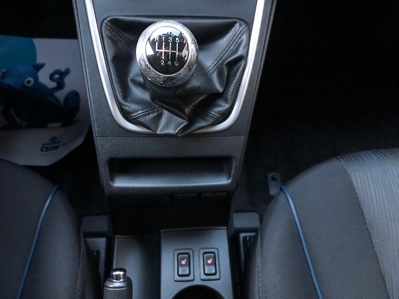 Mazda 5 (2011) 1.6 MZR-CD, 7míst - fotka 24 z 31