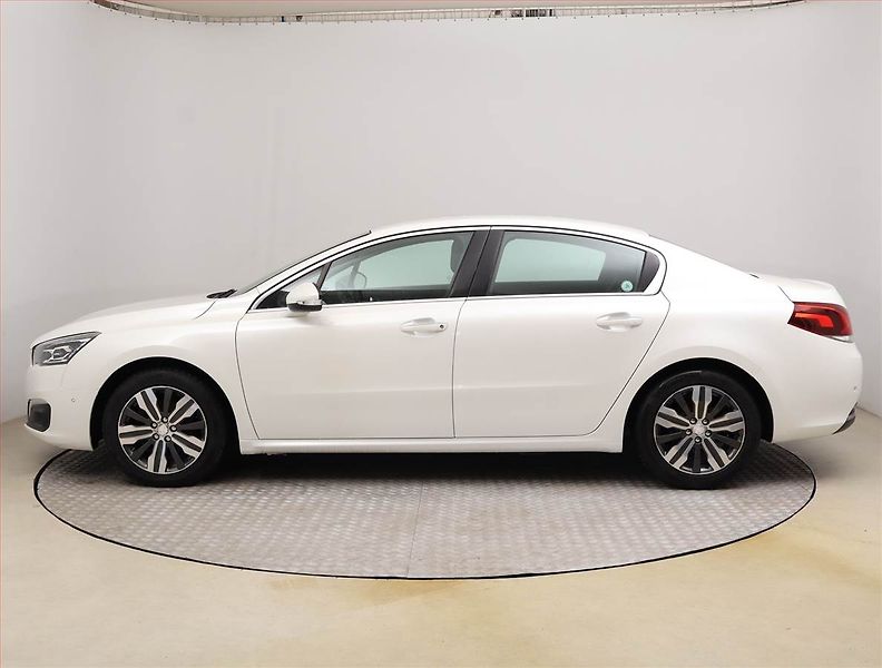 Peugeot 508 (2014) Allure 2.0 HDi, Navi, Tempomat - fotka 3 z 19