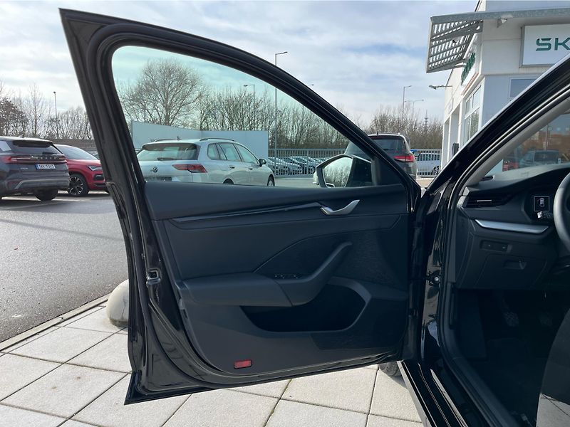 Škoda Octavia 1.5 TSI 85 kW SELECTION - fotka 21 z 28
