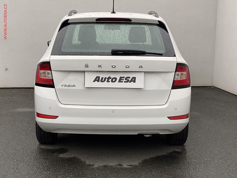 Škoda Fabia (2020) 1.0 TSi, 2.maj,ČR, Ambition - fotka 5 z 17