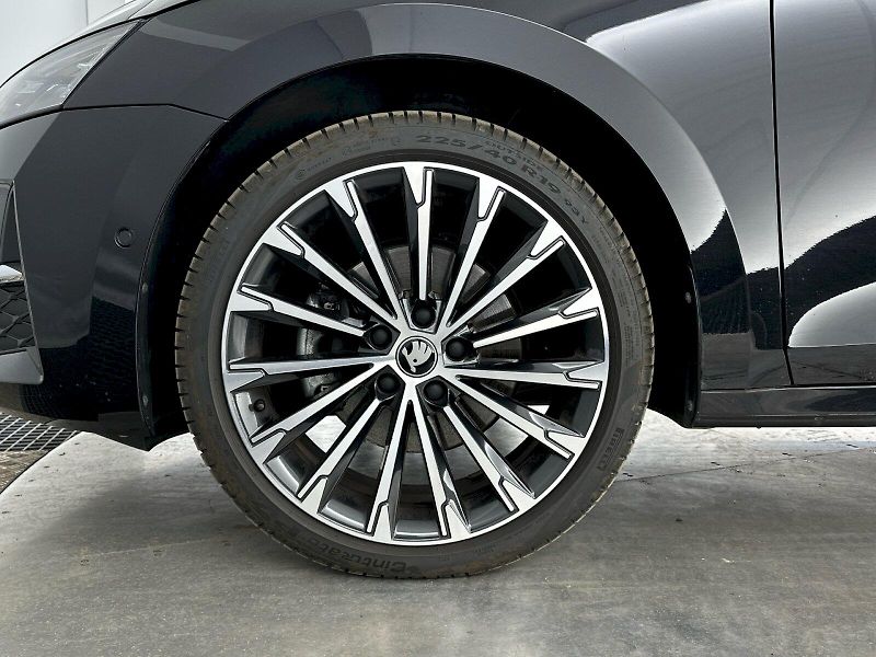 Škoda Octavia (2025) 1.5TSI 110kW Exclusive Selecti - fotka 37 z 37