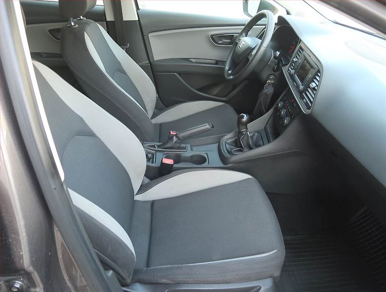 Seat Leon (2016) 1.2 TSI, Tempomat - fotka 9 z 16