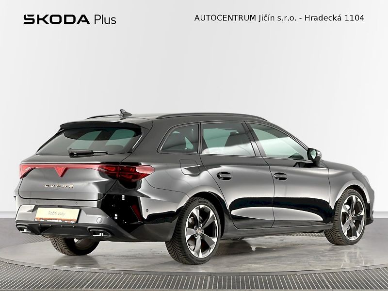 Cupra Leon (2024) ST 1.5 TSI 110kW DSG - fotka 2 z 31