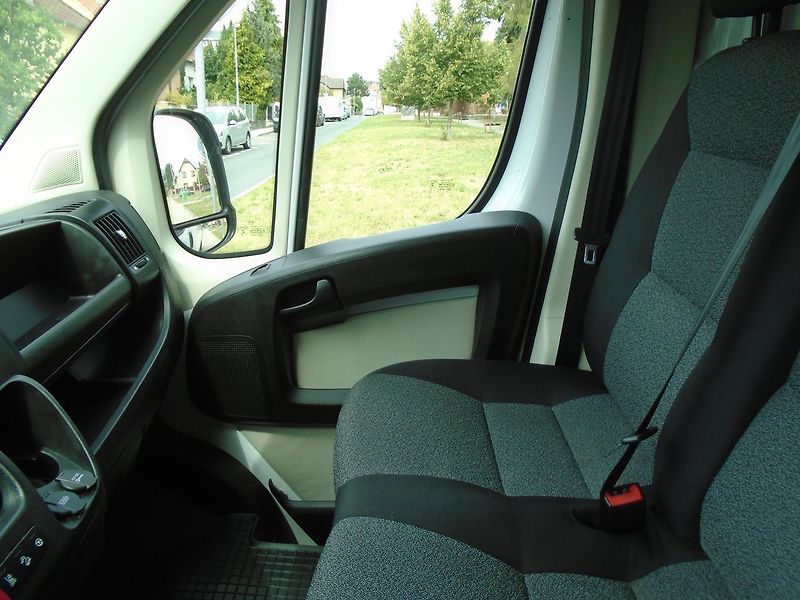 Fiat Ducato (2019) 2.3 JTD Skříň,,zvedací plošina - fotka 19 z 28