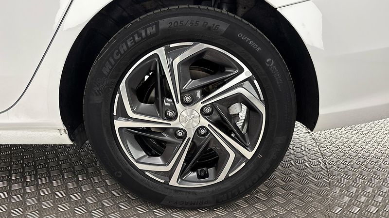 Hyundai i30 1.0 T-GDI Smart Kombi - fotka 18 z 27