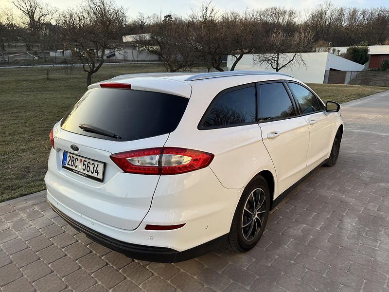 Ford Mondeo (2015) 2.0 /132kW - fotka 6 z 15