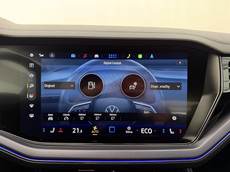Volkswagen Touareg 3.0Tdi*1-MAJ*DPH*HUD*R-LINE* - fotka 37 z 47