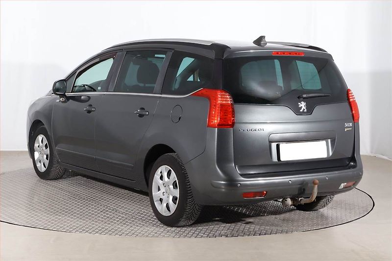 Peugeot 5008 (2014) 1.6 HDi, Serv.kniha, Tempomat - fotka 4 z 23