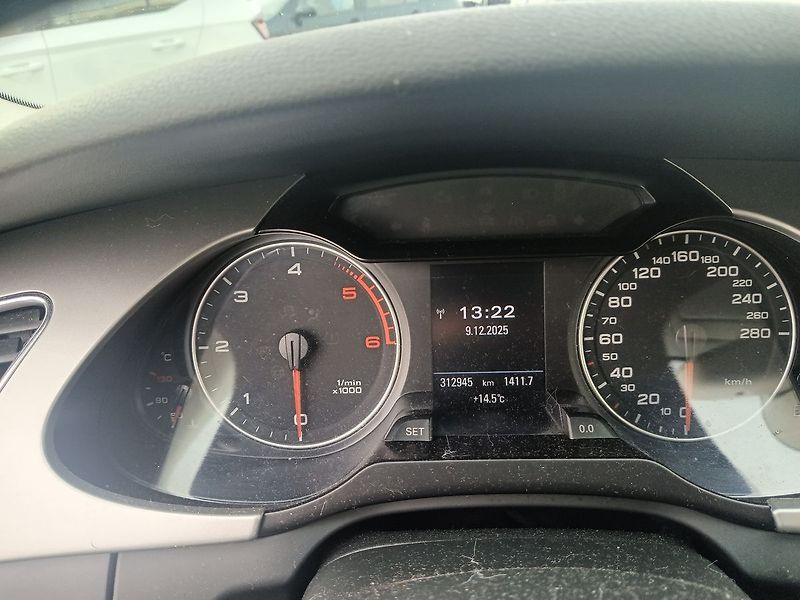 Audi A4 2.0 TDI ALLROAD 4x4 Panorama - fotka 13 z 22