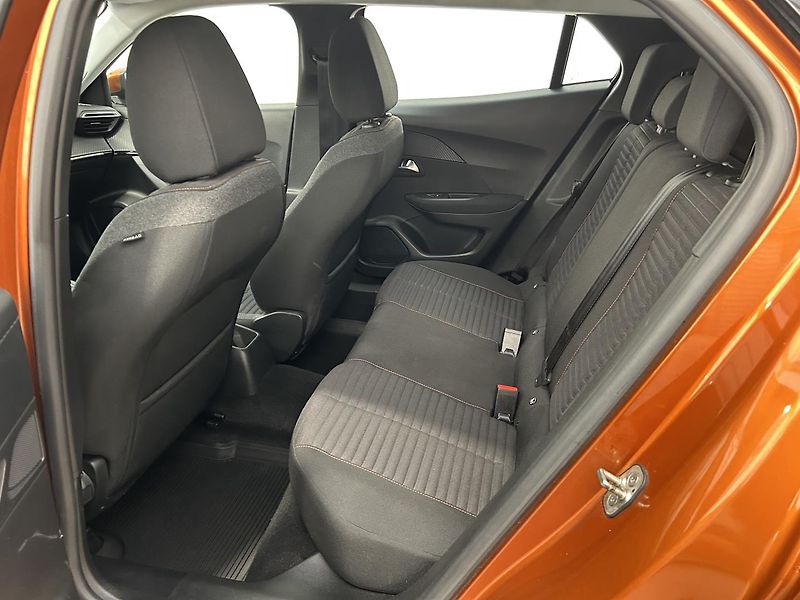 Peugeot 2008 1.2 PureTech Active - fotka 11 z 27