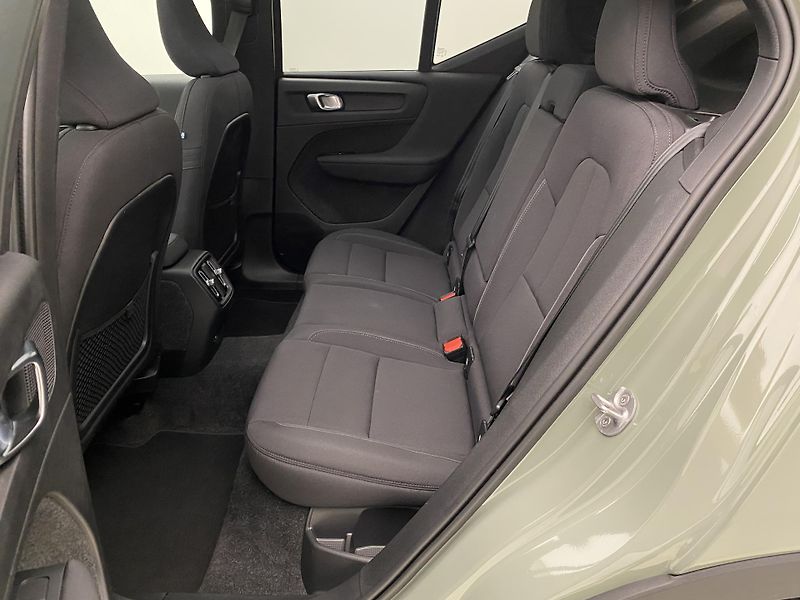 Volvo XC40 PURE ELECTRIC RECHARGE TWIN - fotka 5 z 58