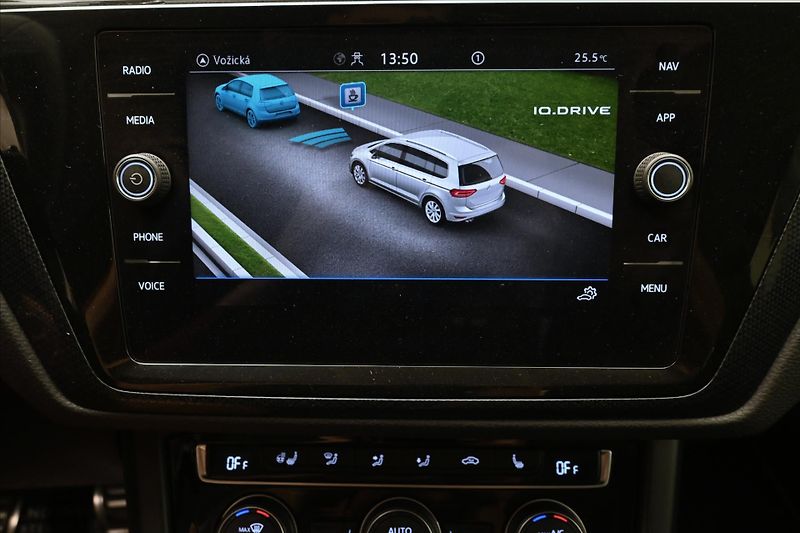 Volkswagen Touran 2,0 TDI 110kWTAŽNÉ LED Záruka - fotka 19 z 31