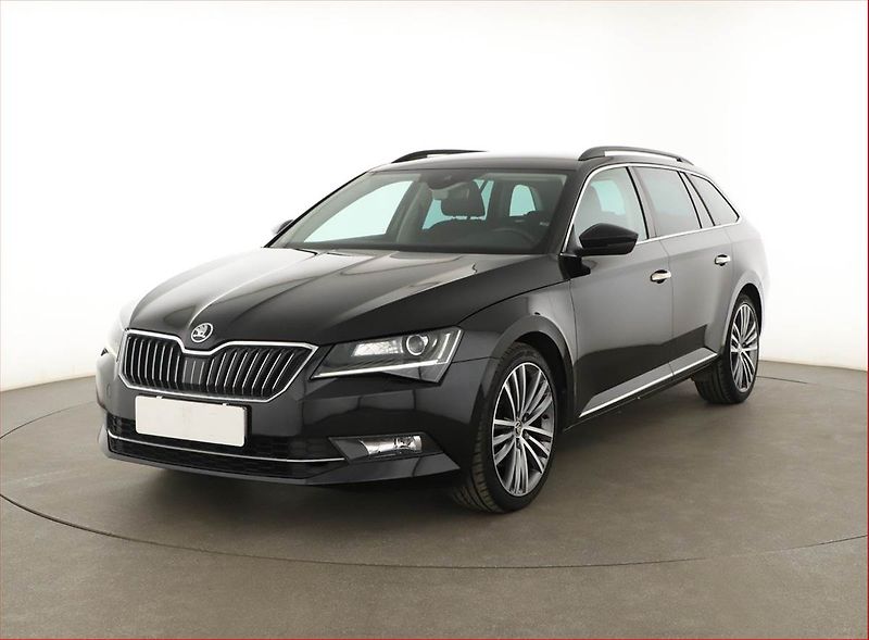 Škoda Superb (2016) Comfort 2.0 TDI, Automat, Navi - fotka 2 z 19