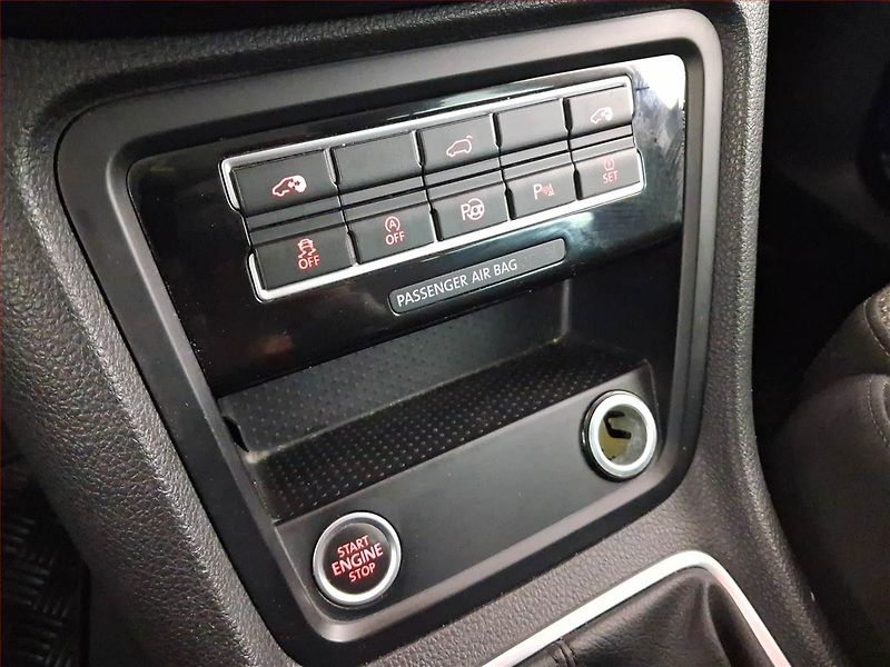 Volkswagen Sharan (2011) 2.0 TDI, Serv.kniha, Navi - fotka 20 z 22