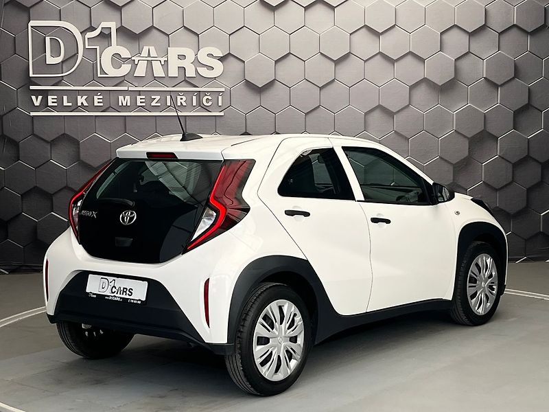 Toyota Aygo X 1.0 VVT-i 53 kW ZAMLUVENO - fotka 5 z 50
